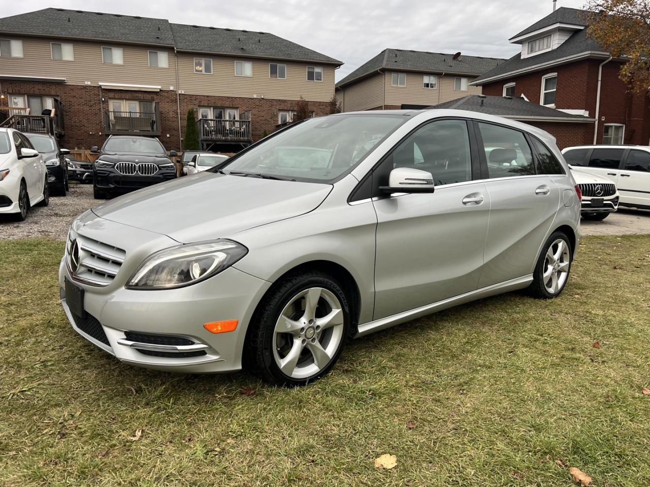 Used 2014 Mercedes-Benz B-Class B250 *Navigation / Panoramic Roof for sale in Burlington, ON