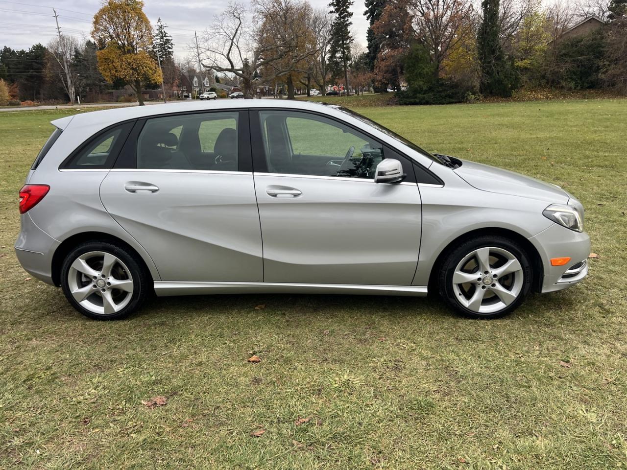 2014 Mercedes-Benz B-Class B250 *Navigation / Panoramic Roof Photo