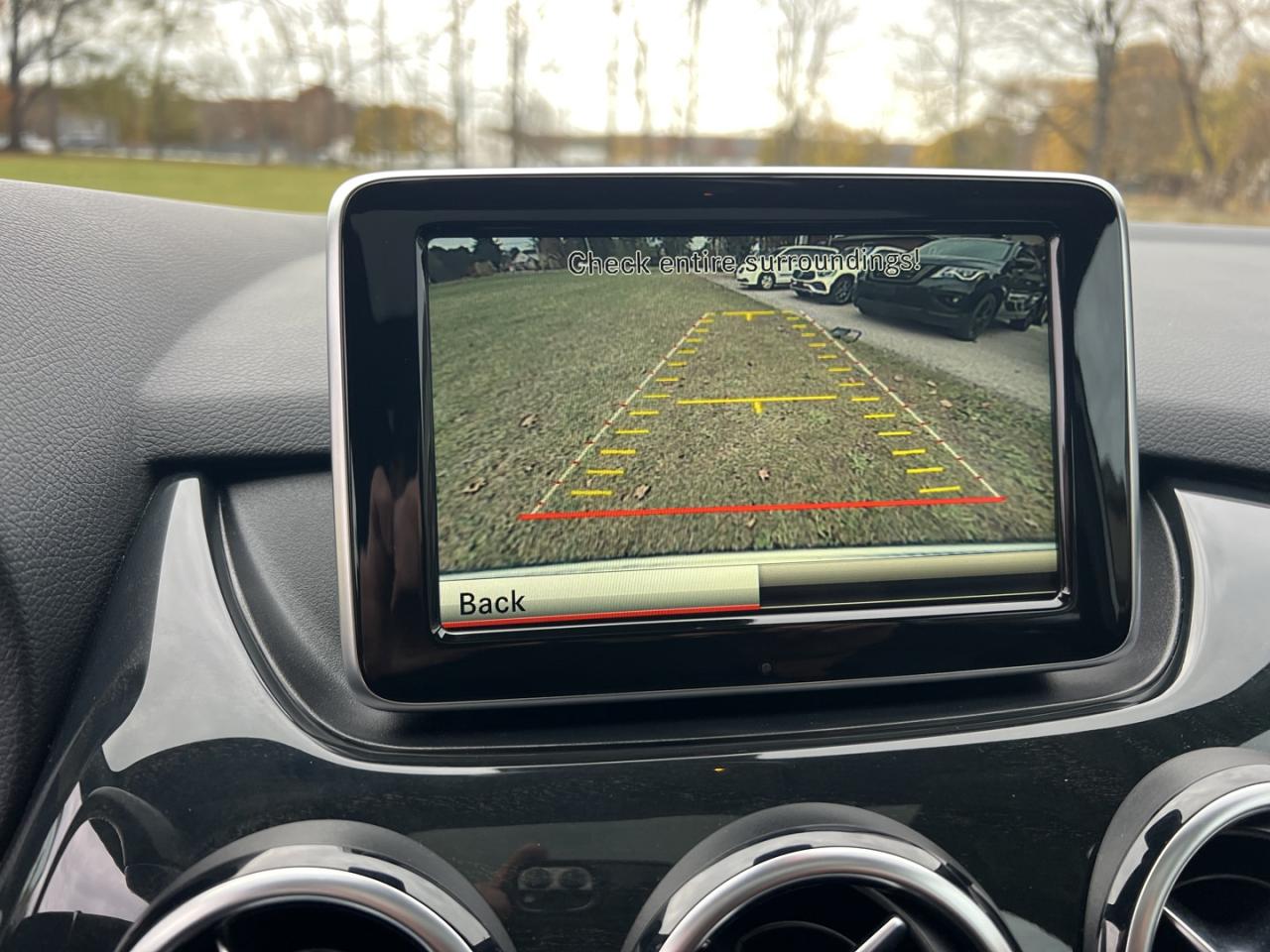 2014 Mercedes-Benz B-Class B250 *Navigation / Panoramic Roof Photo