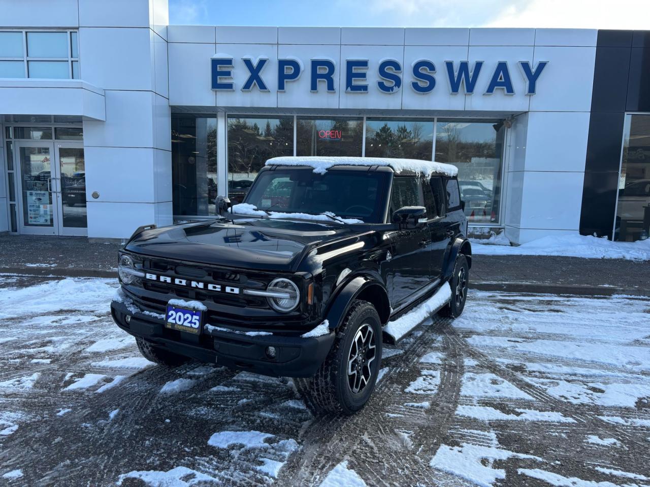 2025 Ford Bronco OUTERBANKS, HIGH/LUXURY PACKAGE! 18" RIMS! LEATHER Photo5