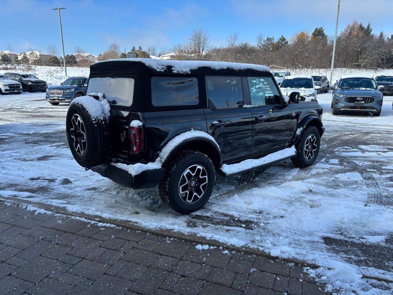 2025 Ford Bronco OUTERBANKS, HIGH/LUXURY PACKAGE! 18" RIMS! LEATHER Photo2