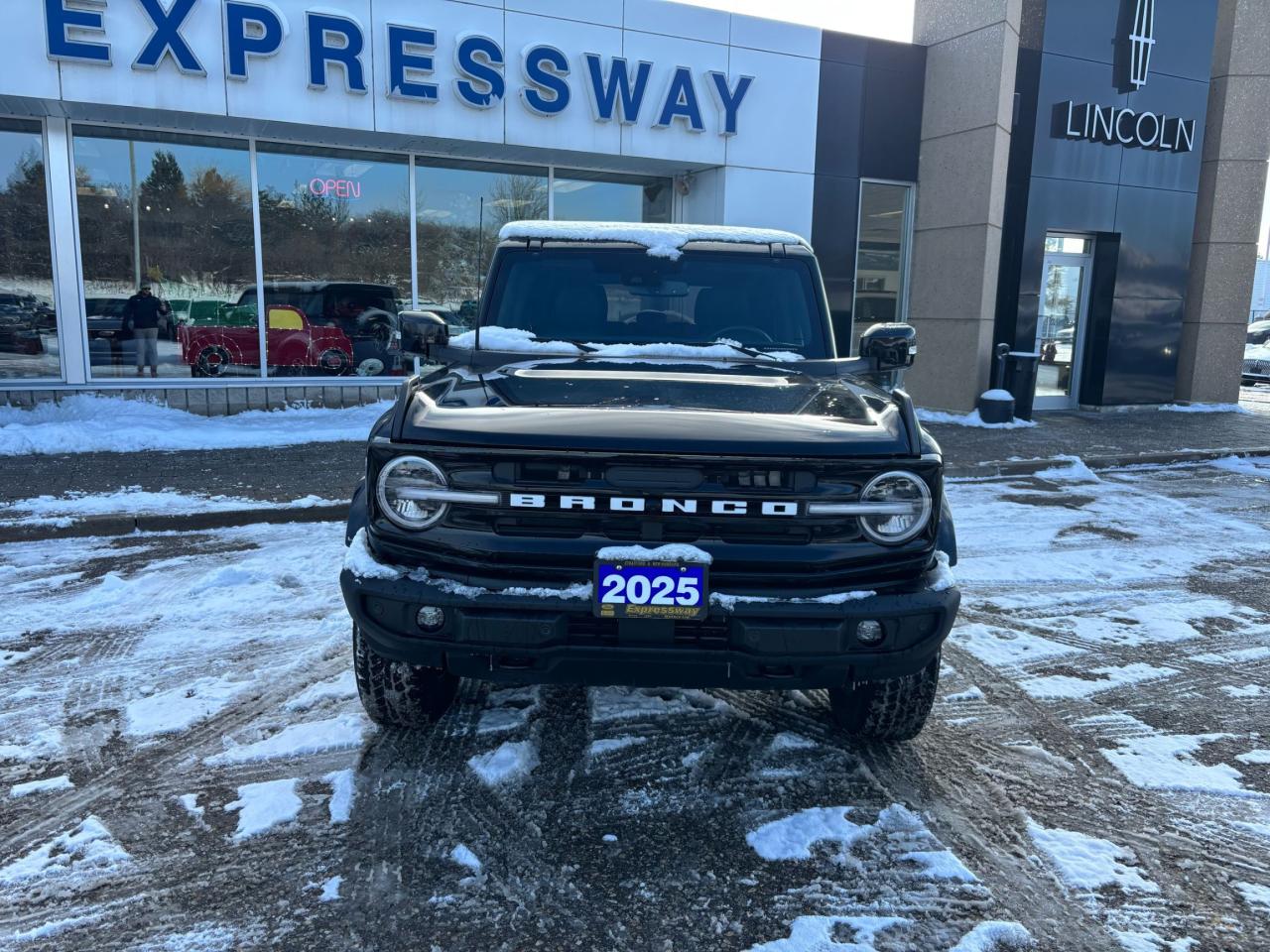 2025 Ford Bronco OUTERBANKS, HIGH/LUXURY PACKAGE! 18" RIMS! LEATHER Photo1