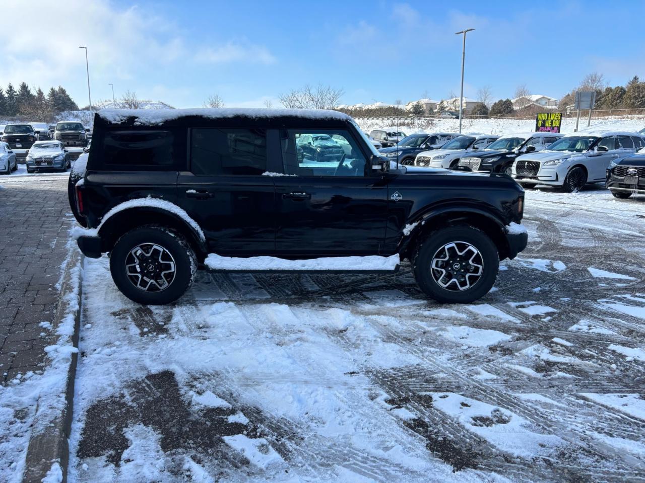 2025 Ford Bronco OUTERBANKS, HIGH/LUXURY PACKAGE! 18" RIMS! LEATHER Photo