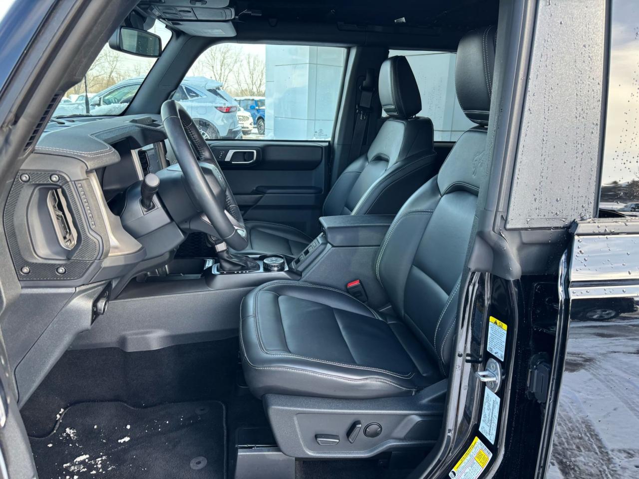 2025 Ford Bronco OUTERBANKS, HIGH/LUXURY PACKAGE! 18" RIMS! LEATHER Photo5