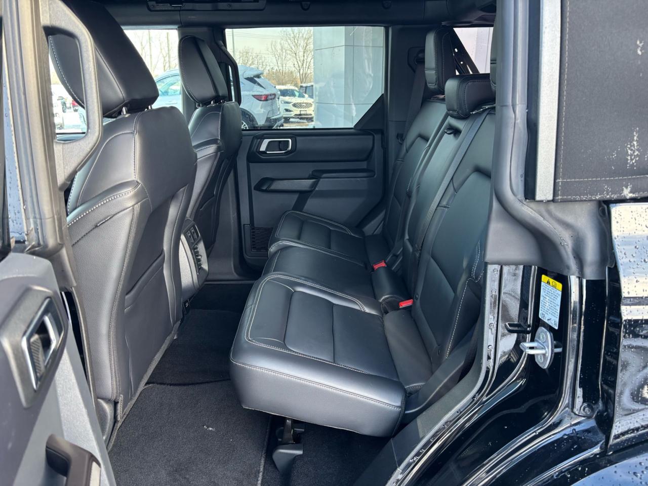 2025 Ford Bronco OUTERBANKS, HIGH/LUXURY PACKAGE! 18" RIMS! LEATHER Photo5