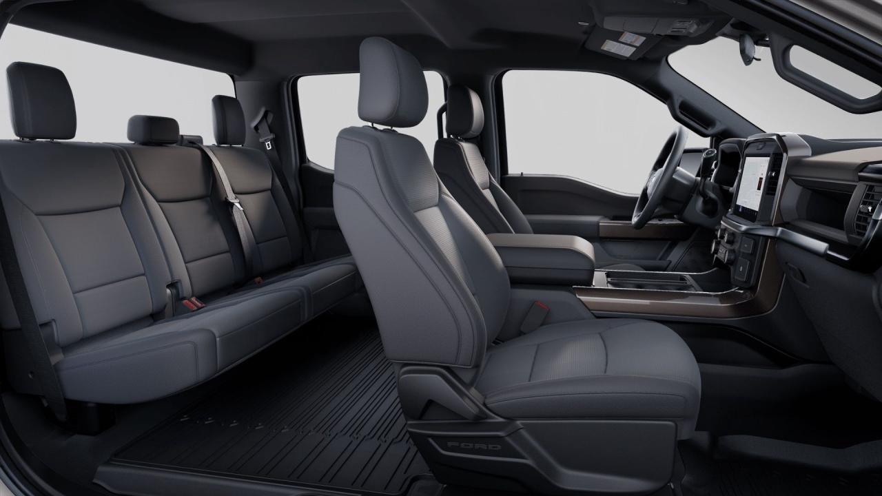 2025 Ford F-150 STX 4WD SuperCrew 5.5' Box Photo5