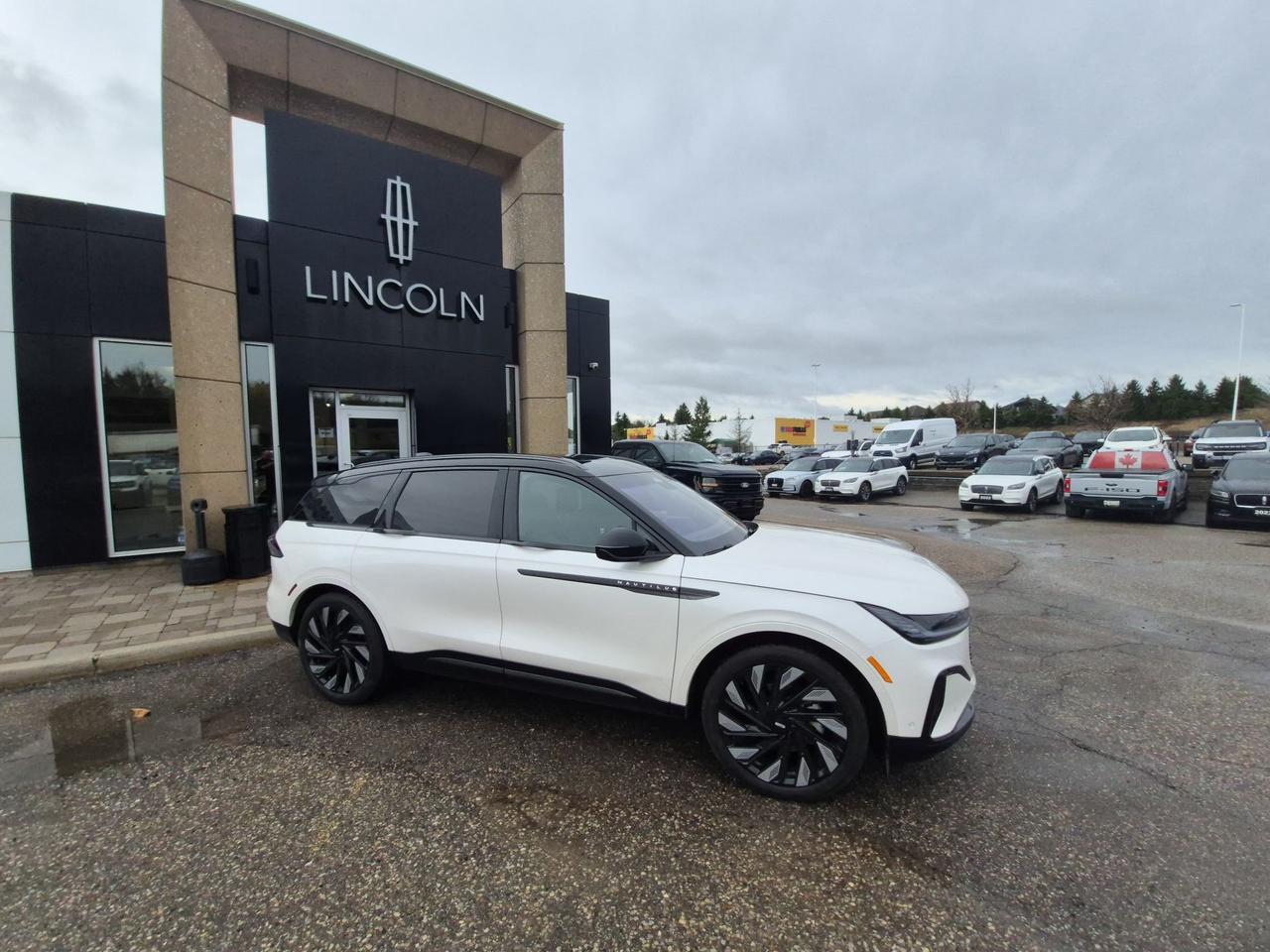 2024 Lincoln Nautilus RESERVE! DEMO! JET APPEARANCE PACKAGE! 22" RIMS! Photo