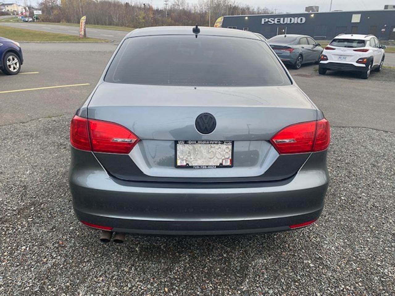 2014 Volkswagen Jetta  - Photo #5