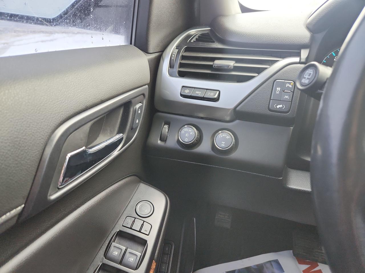 2020 Chevrolet Suburban Premier Photo4