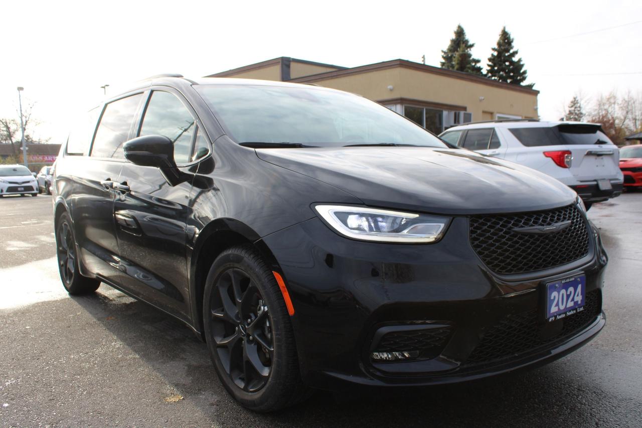 Used 2024 Chrysler Pacifica Touring-L for sale in Brampton, ON
