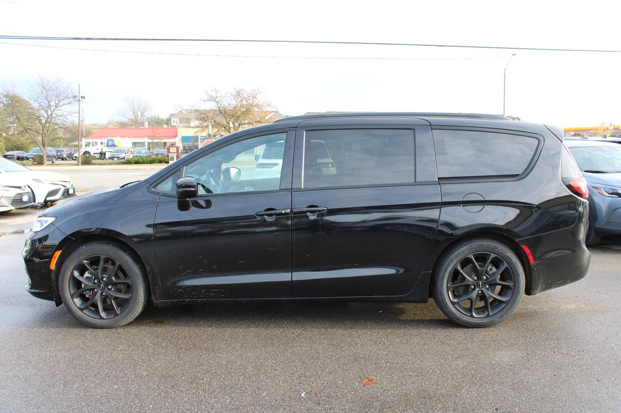 2024 Chrysler Pacifica Touring-L Photo2