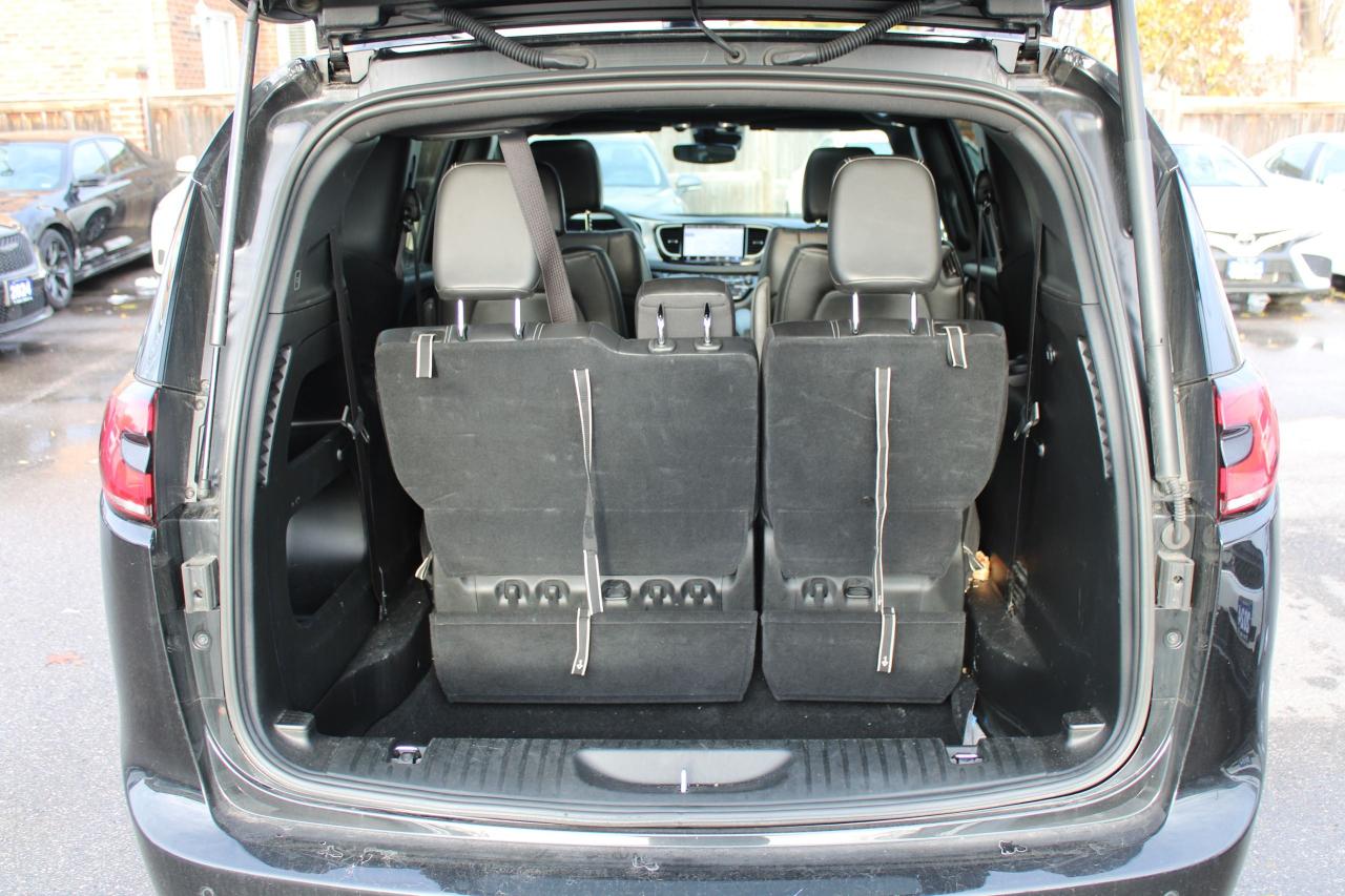 2024 Chrysler Pacifica Touring-L - Photo #6