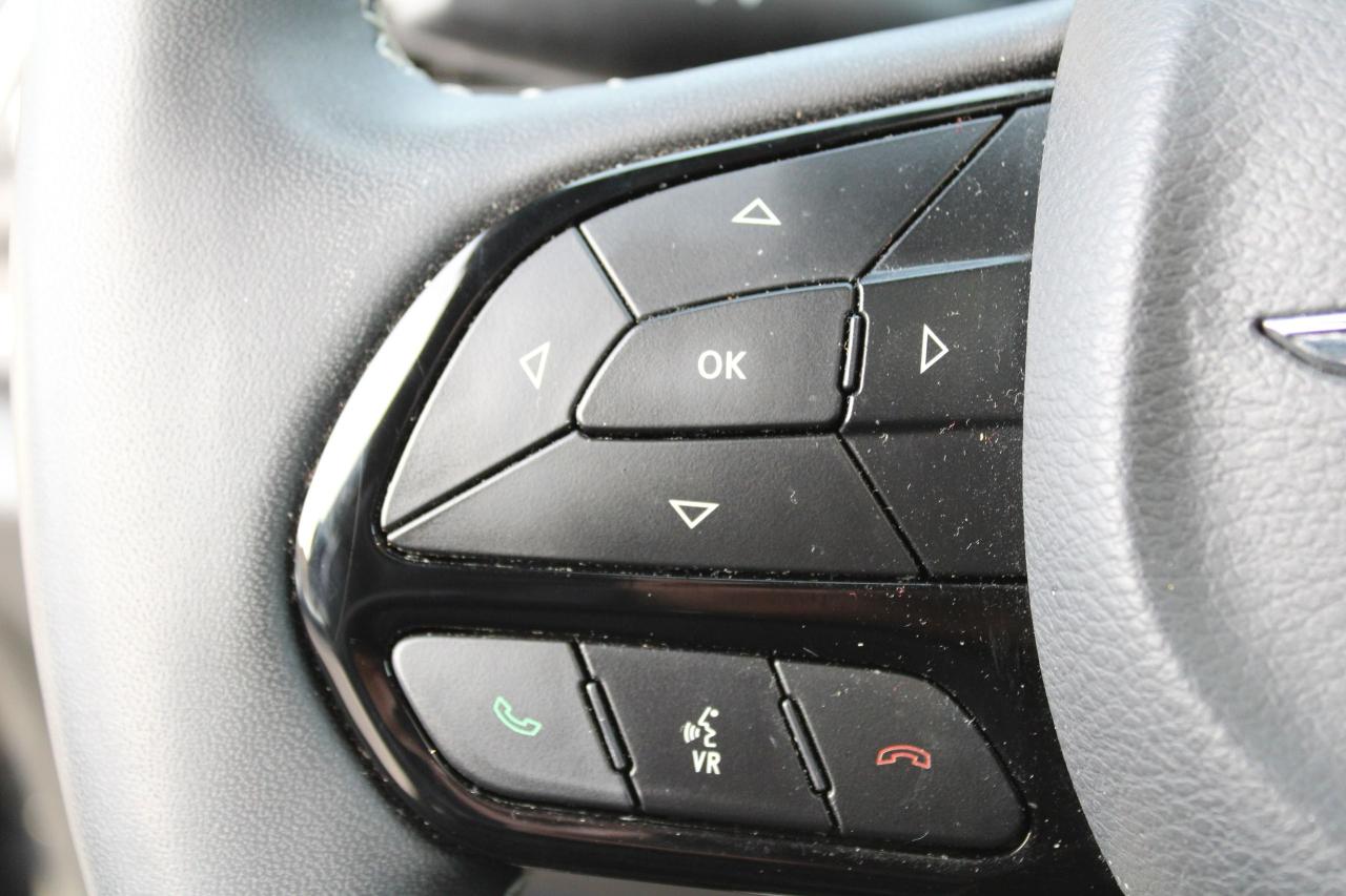 2024 Chrysler Pacifica Touring-L - Photo #9