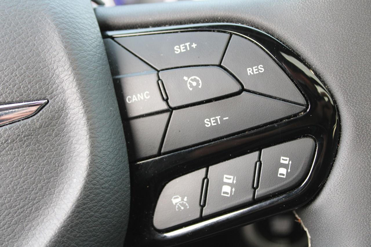 2024 Chrysler Pacifica Touring-L - Photo #10