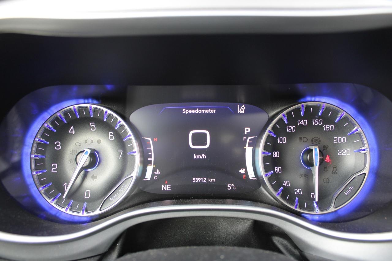 2024 Chrysler Pacifica Touring-L - Photo #11