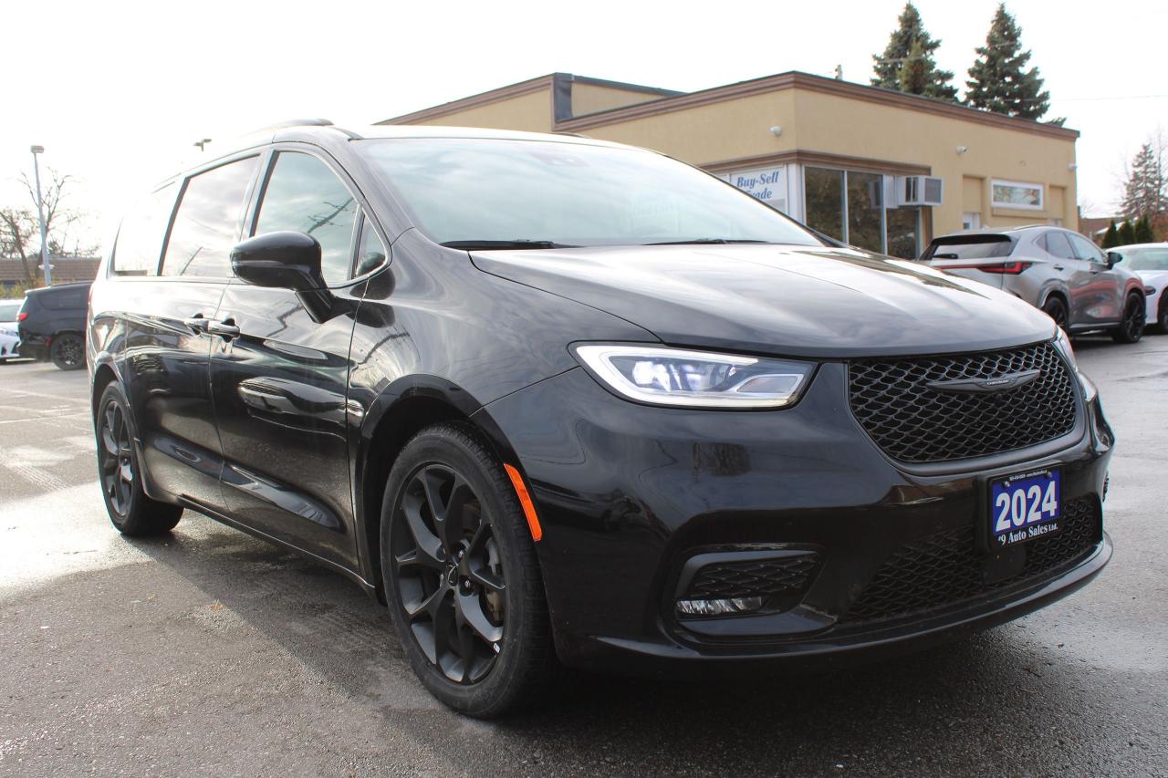 Used 2024 Chrysler Pacifica TOURING-L FWD for sale in Brampton, ON