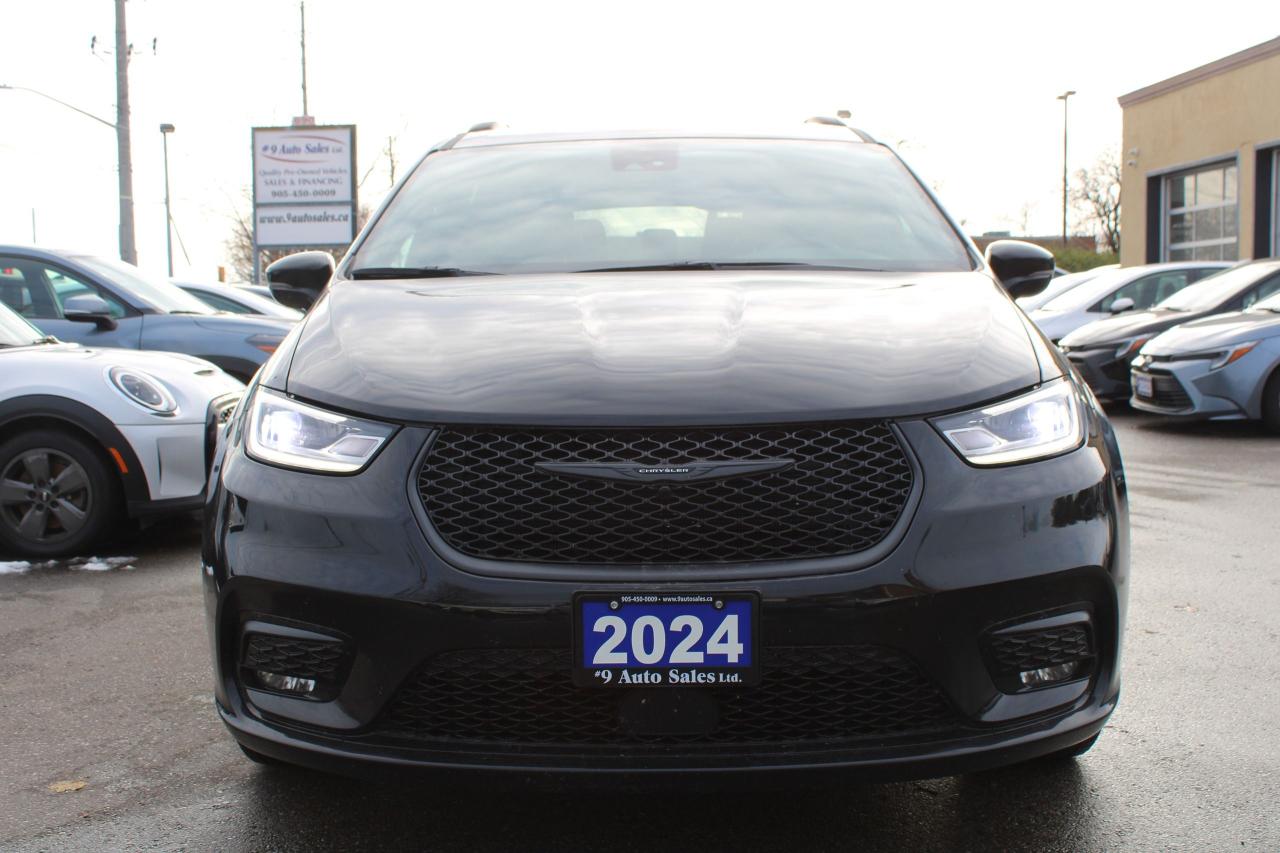 2024 Chrysler Pacifica TOURING-L FWD - Photo #2