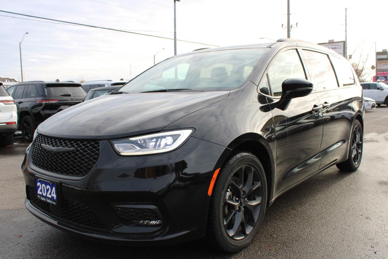 2024 Chrysler Pacifica TOURING-L FWD Photo2