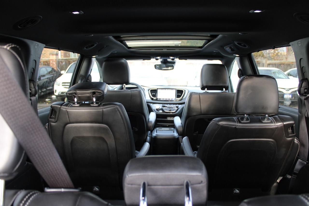 2024 Chrysler Pacifica TOURING-L FWD - Photo #8