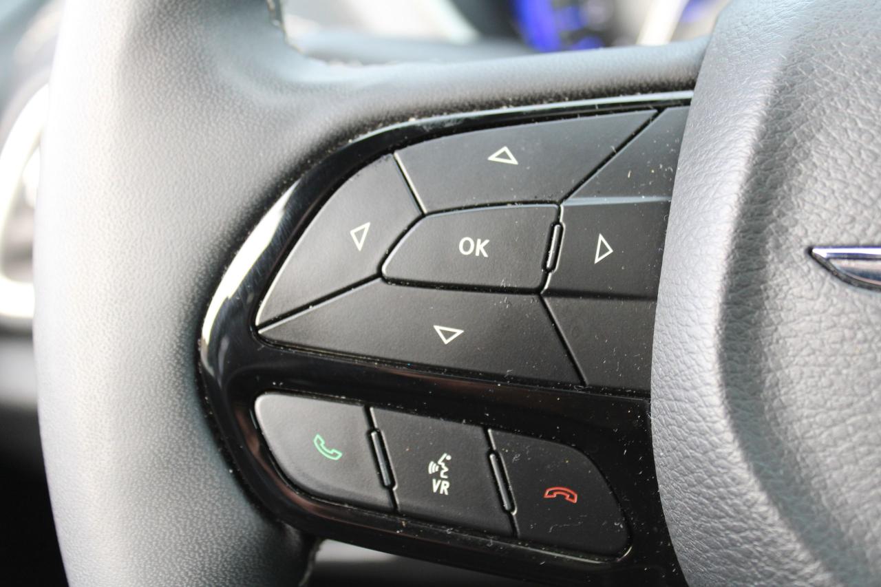 2024 Chrysler Pacifica TOURING-L FWD - Photo #13