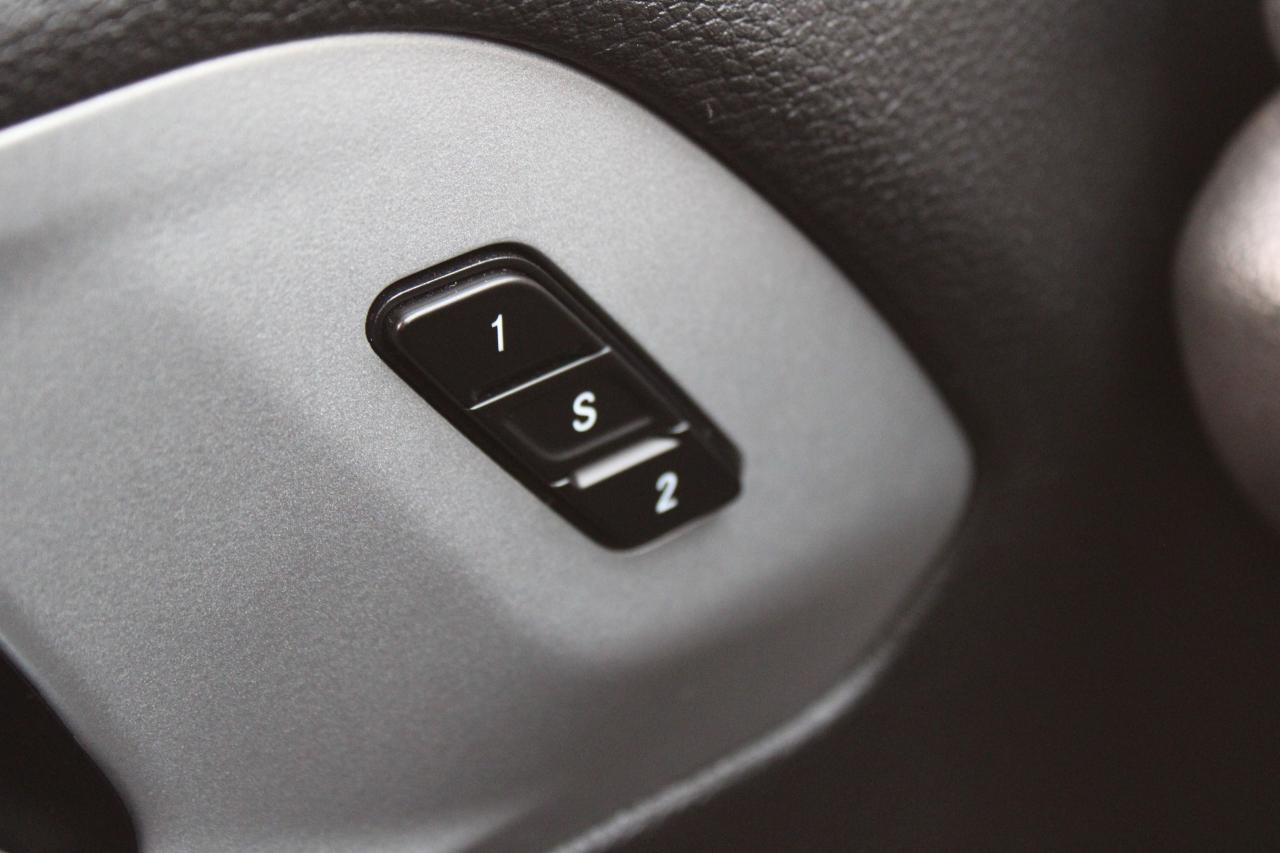 2024 Chrysler Pacifica TOURING-L FWD - Photo #16