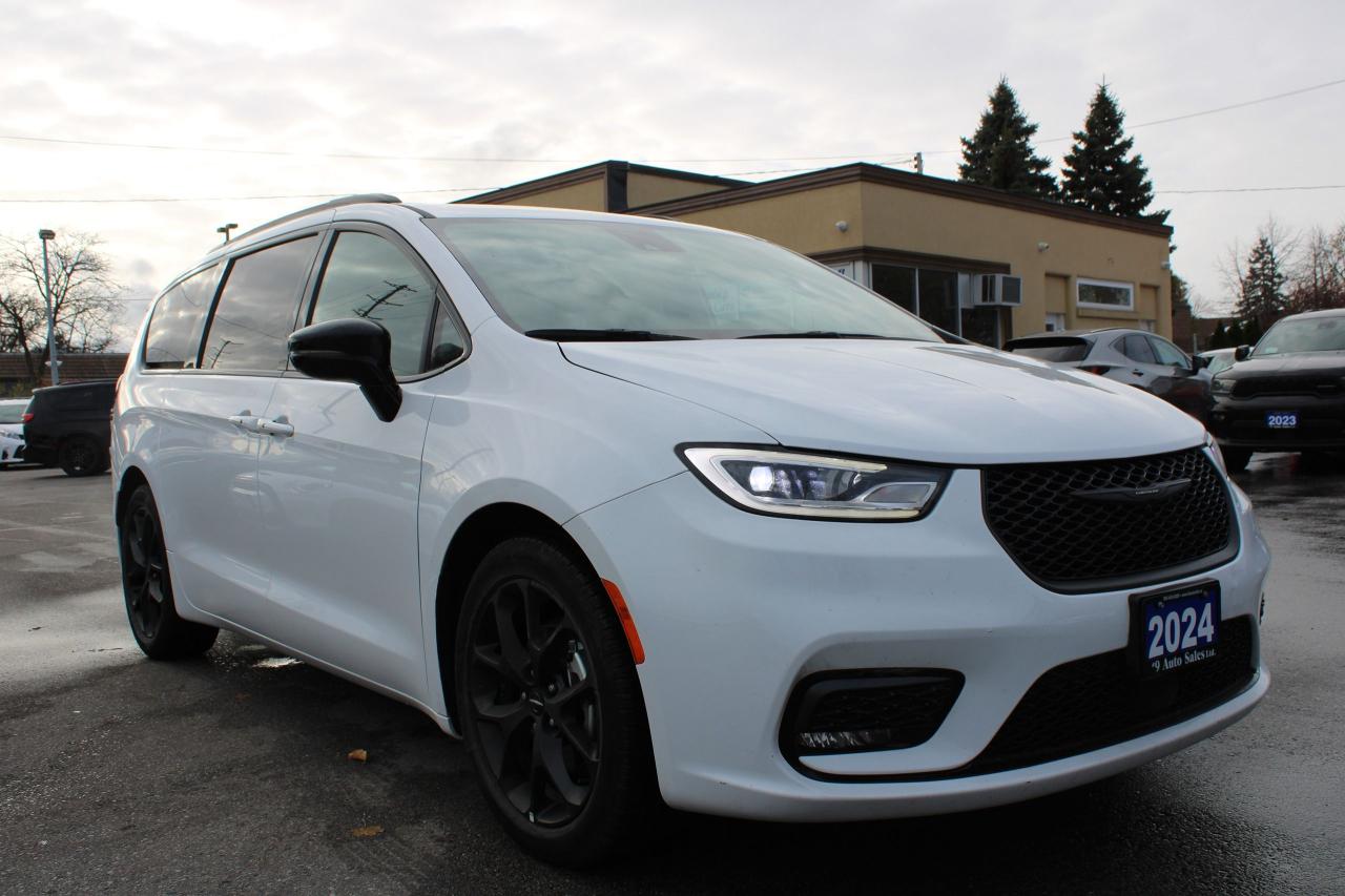 Used 2024 Chrysler Pacifica TOURING-L FWD for sale in Brampton, ON