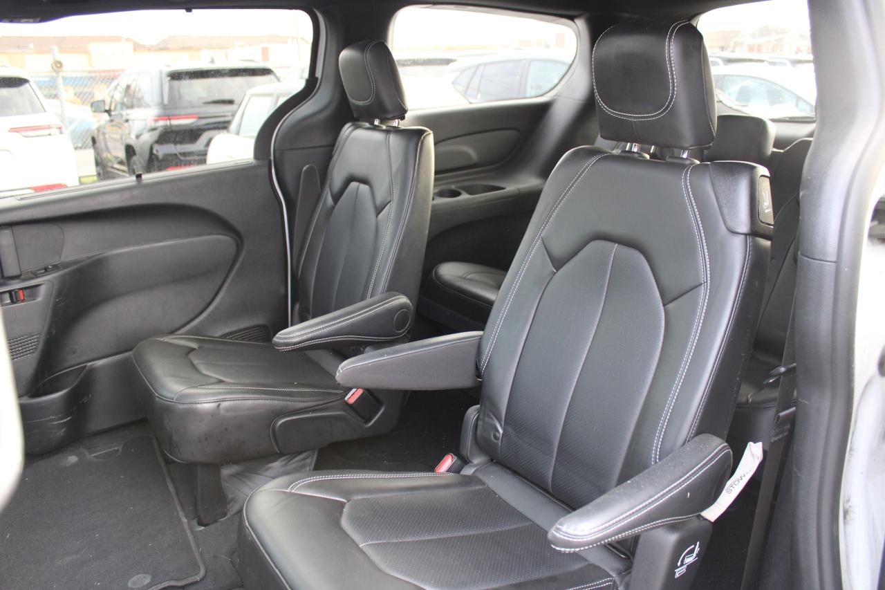 2024 Chrysler Pacifica TOURING-L FWD - Photo #16