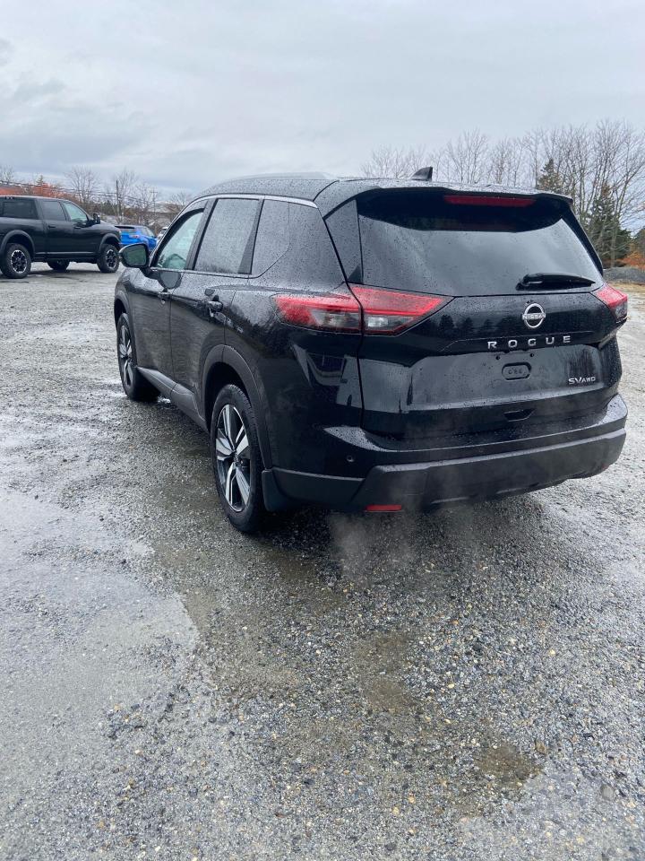 2024 Nissan Rogue SV MOONROOF Photo5