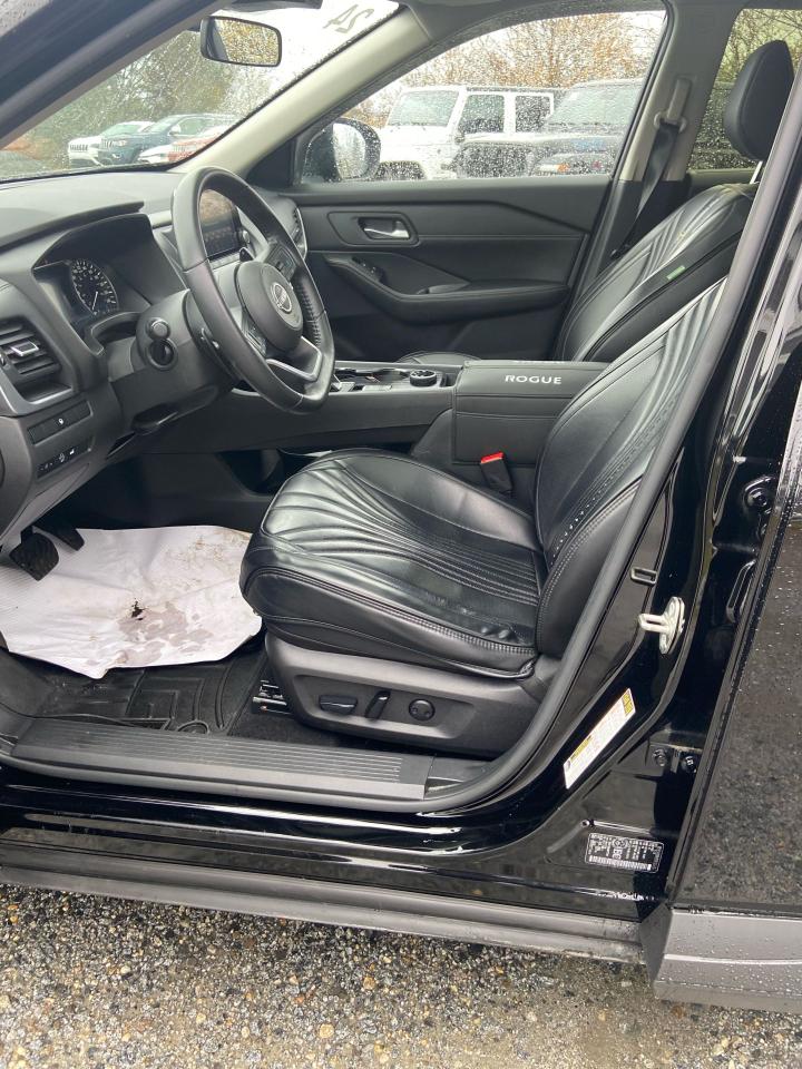 2024 Nissan Rogue SV MOONROOF Photo19