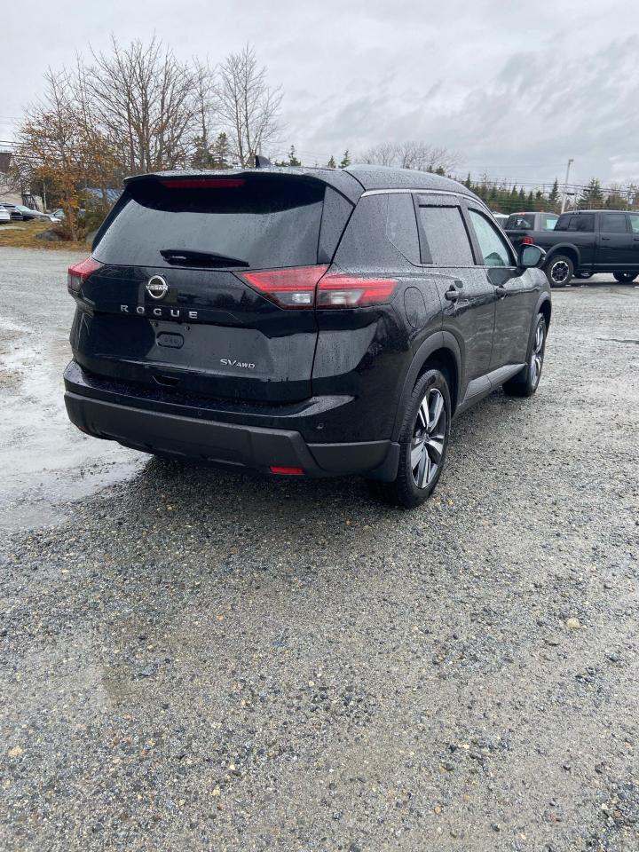 2024 Nissan Rogue SV MOONROOF Photo16
