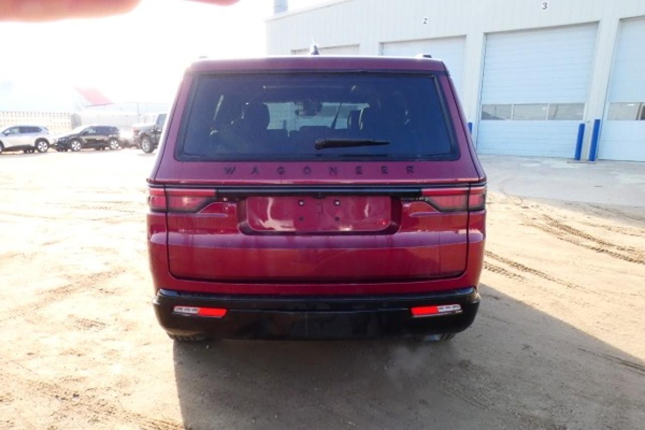 2024 Jeep Wagoneer Series II w/H&C L, pano S/R, NAV, BUC - Photo #7