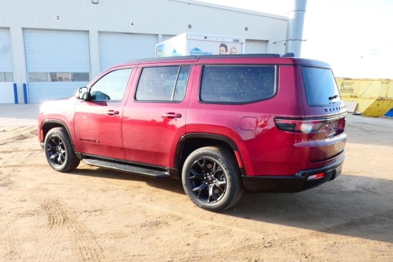 2024 Jeep Wagoneer Series II w/H&C L, pano S/R, NAV, BUC - Photo #8