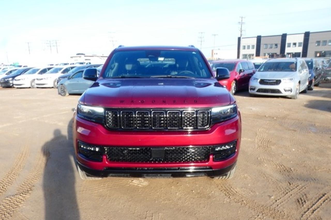 2024 Jeep Wagoneer Series II w/H&C L, pano S/R, NAV, BUC - Photo #3