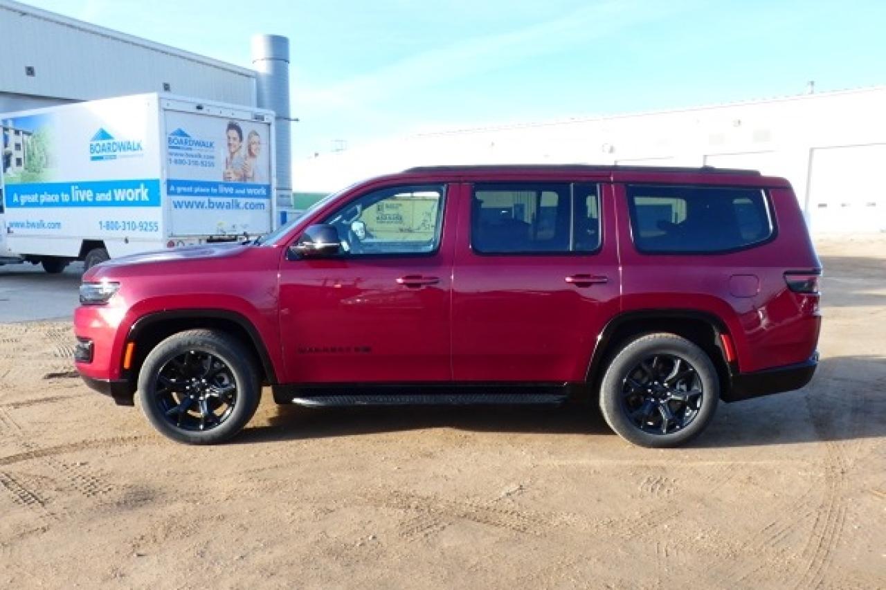 2024 Jeep Wagoneer Series II w/H&C L, pano S/R, NAV, BUC - Photo #1