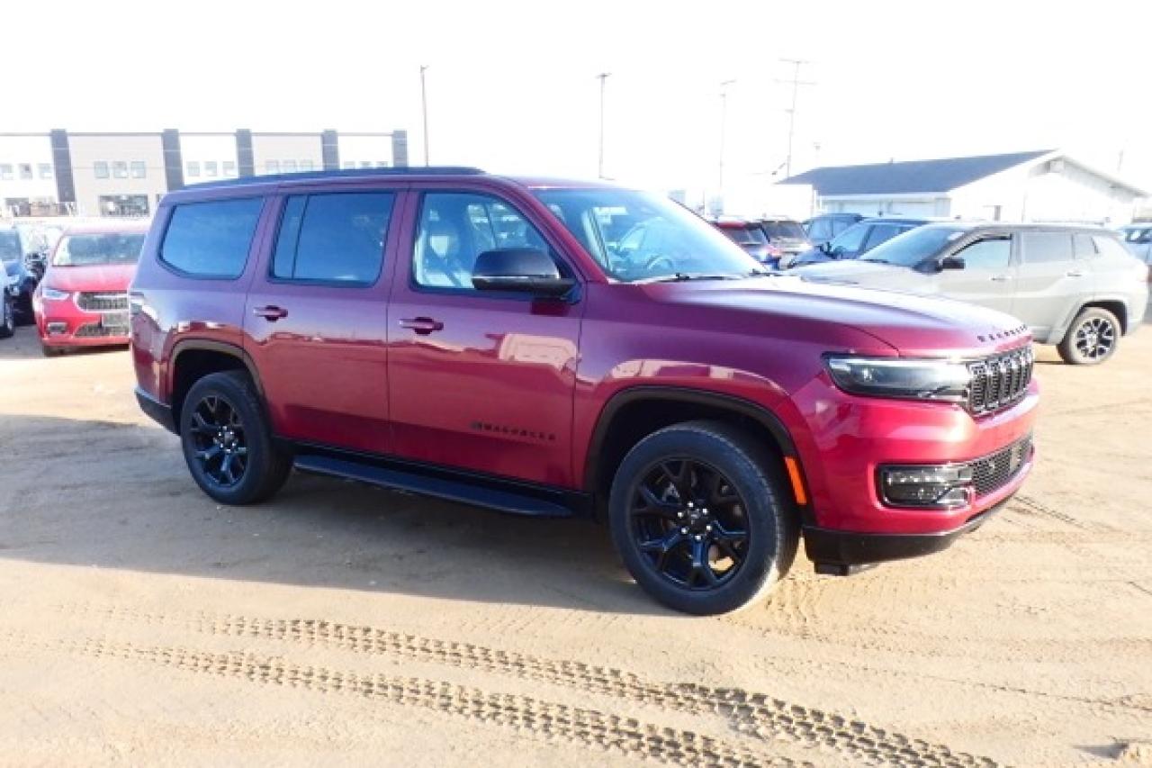 2024 Jeep Wagoneer Series II w/H&C L, pano S/R, NAV, BUC - Photo #4