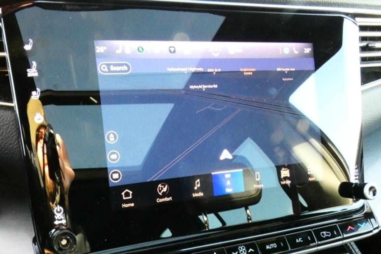 2024 Jeep Wagoneer Series II w/H&C L, pano S/R, NAV, BUC - Photo #14