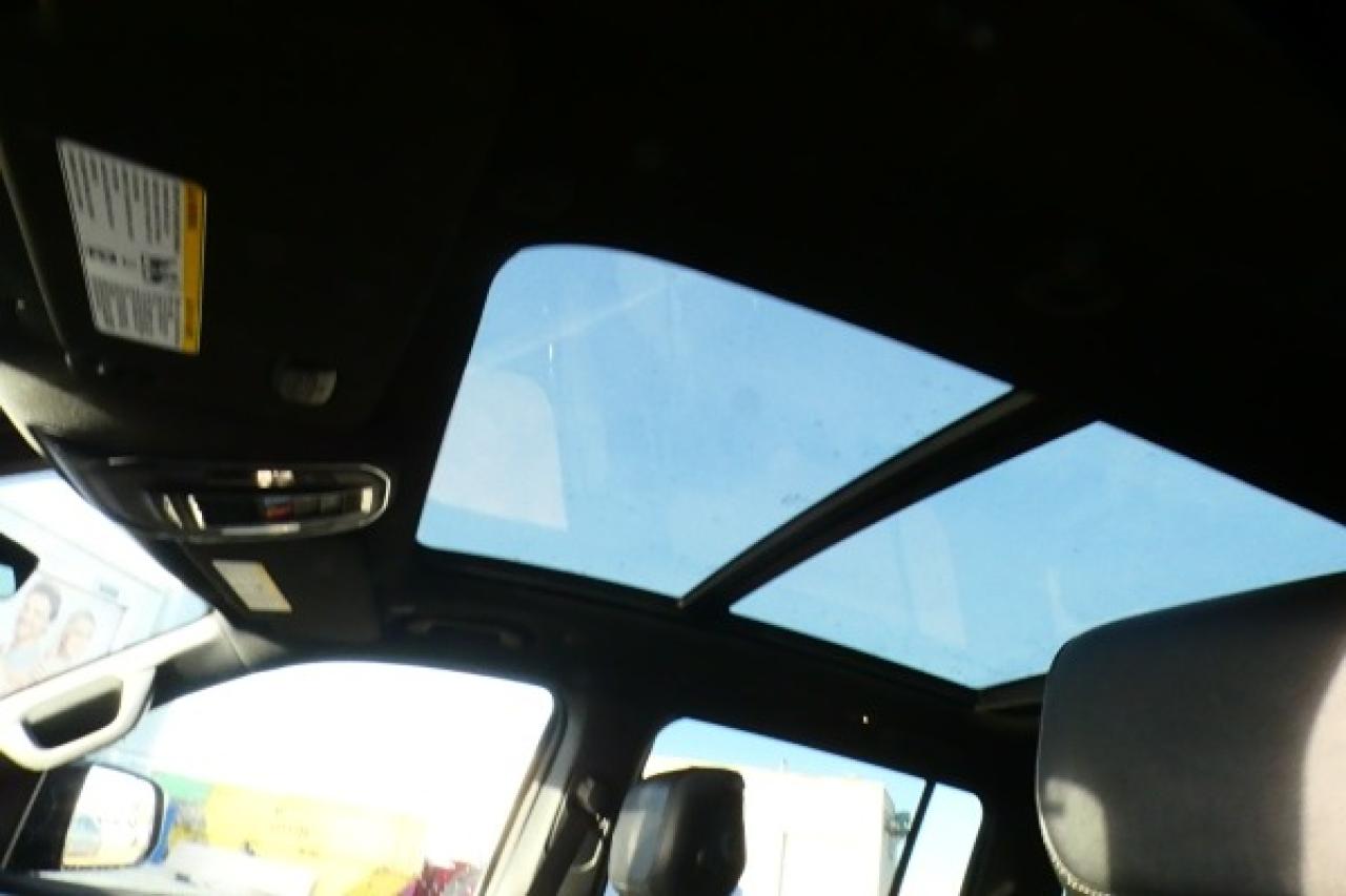 2024 Jeep Wagoneer Series II w/H&C L, pano S/R, NAV, BUC - Photo #19