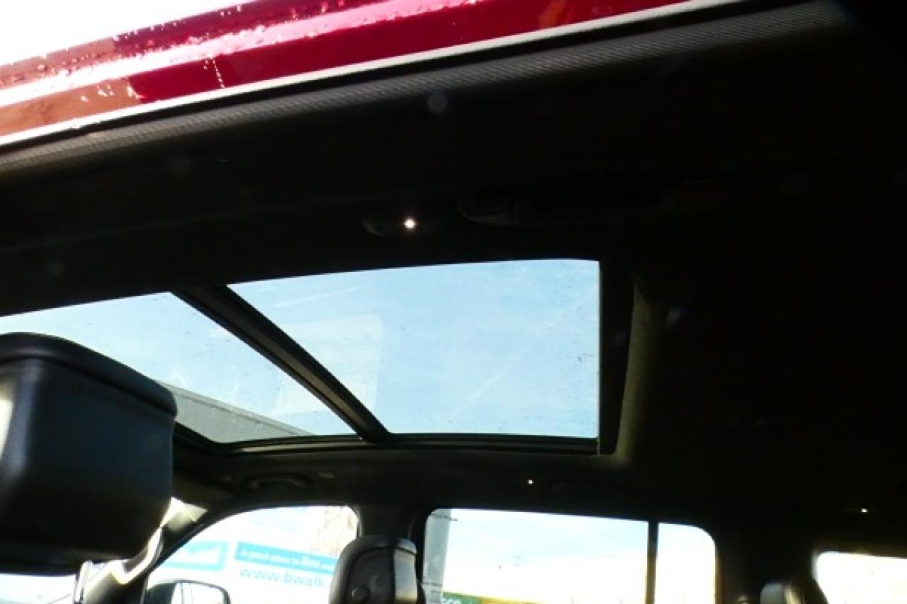 2024 Jeep Wagoneer Series II w/H&C L, pano S/R, NAV, BUC - Photo #18