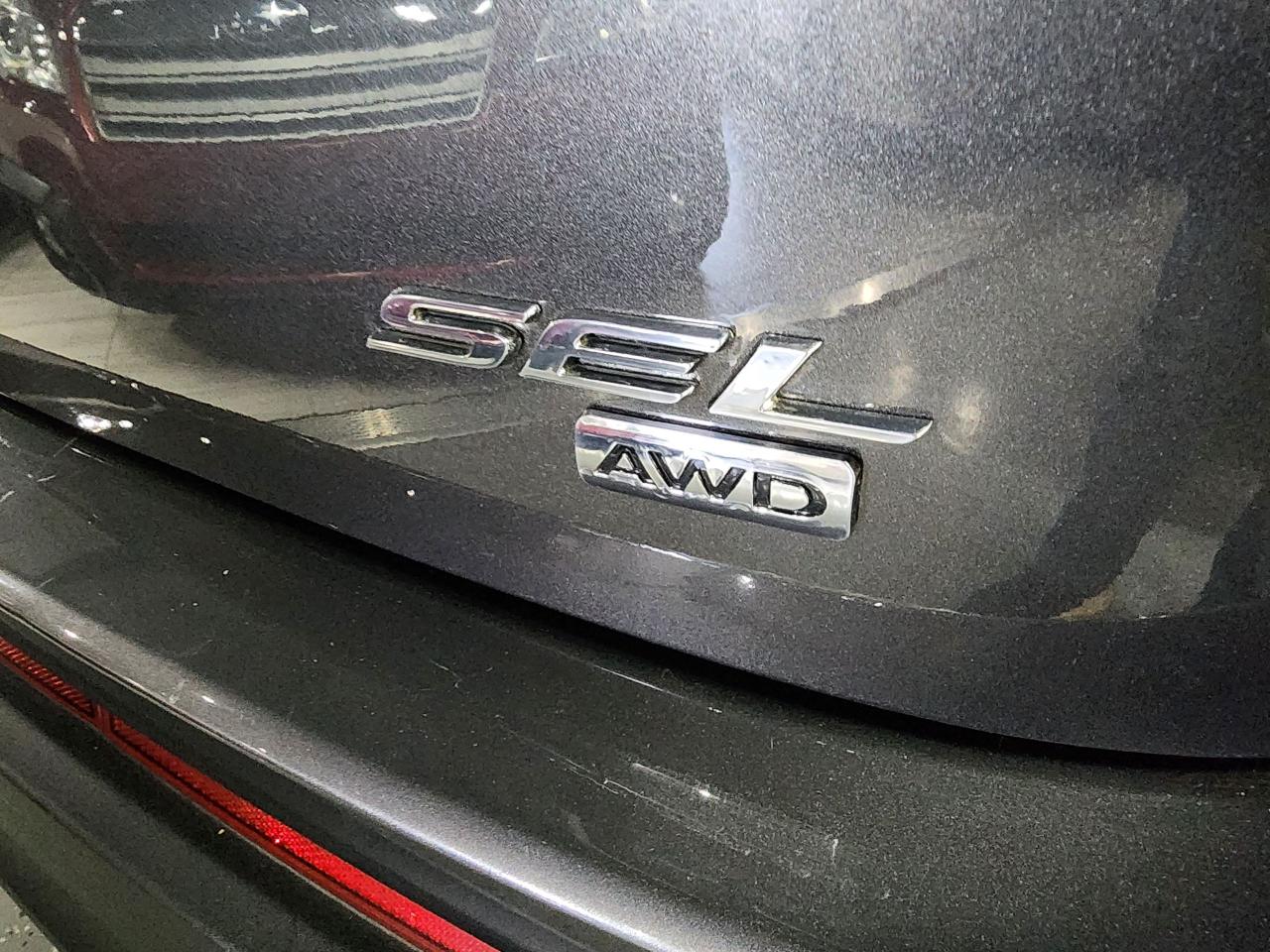 2015 Ford Edge SEL AWD - Photo #4