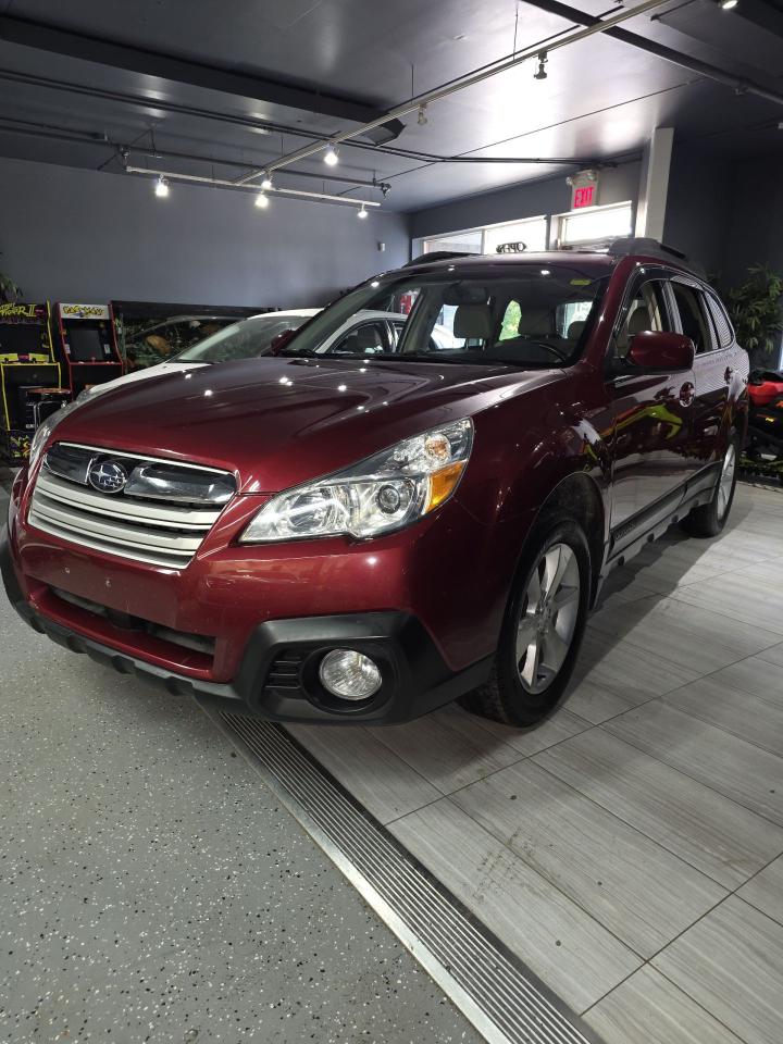 2013 Subaru Outback LIMITED - Photo #2