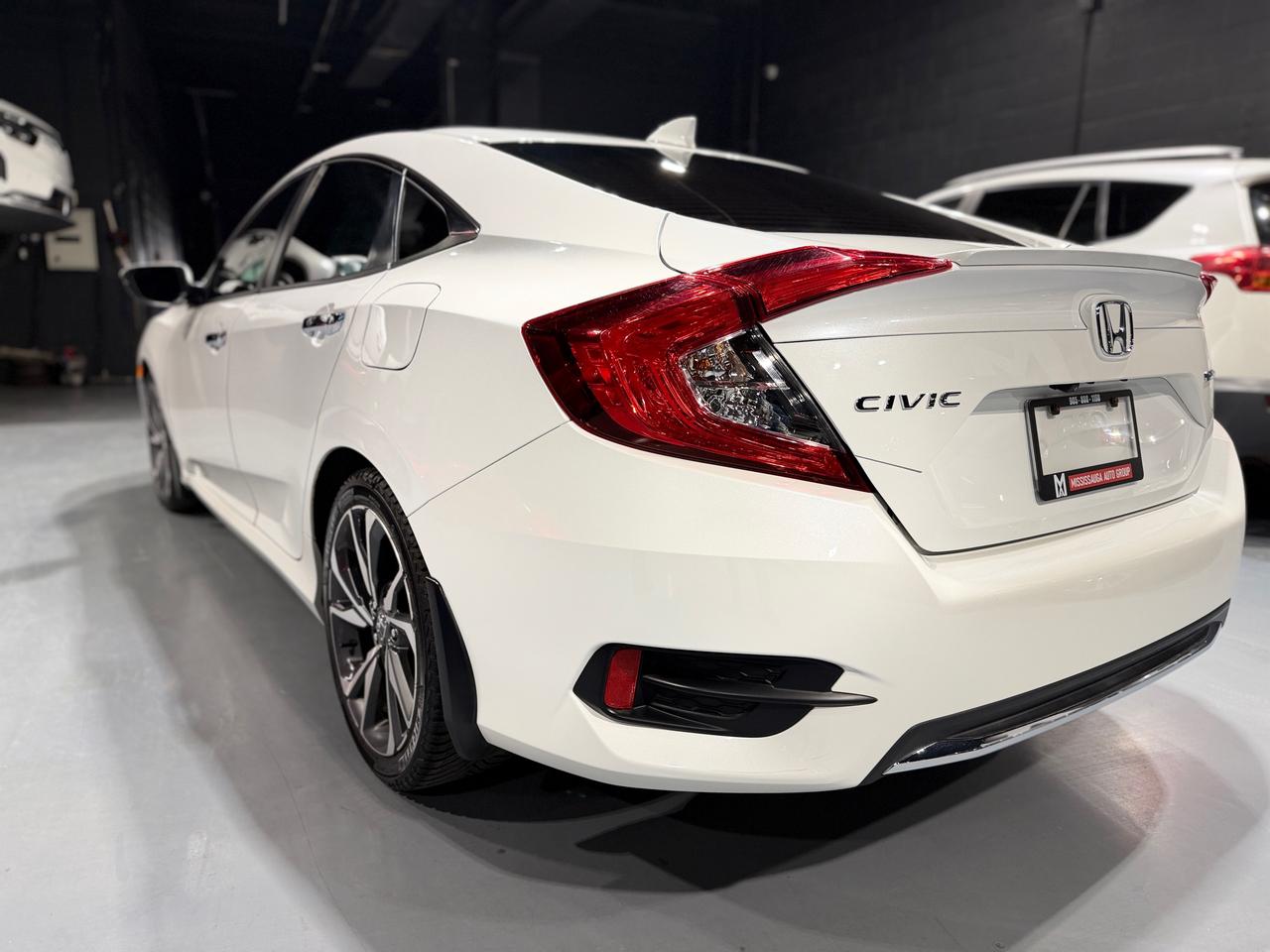 2020 Honda Civic Touring CVT Photo