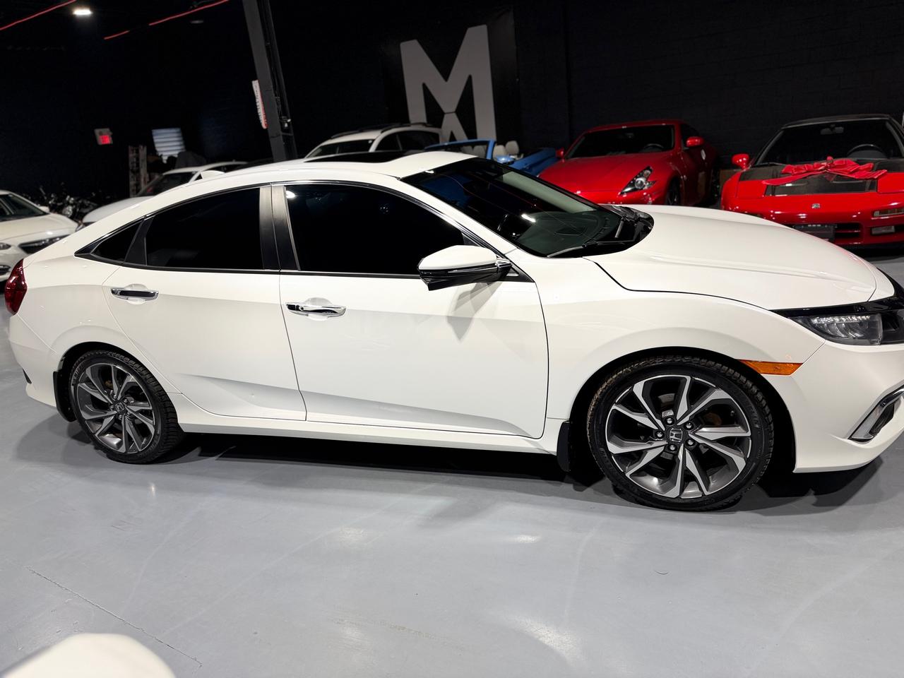 2020 Honda Civic Touring CVT Photo3