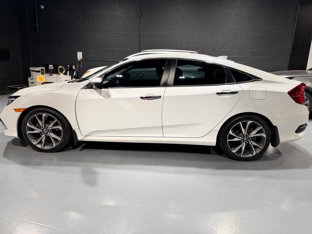 2020 Honda Civic Touring CVT - Photo #9