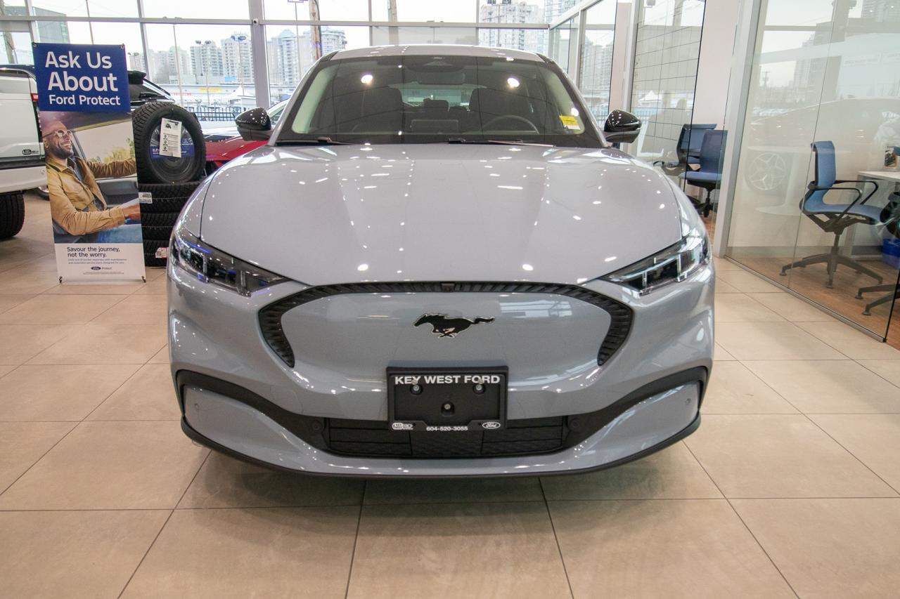 2025 Ford Mustang Mach-E SELECT RWD Standard Range Battery Photo3