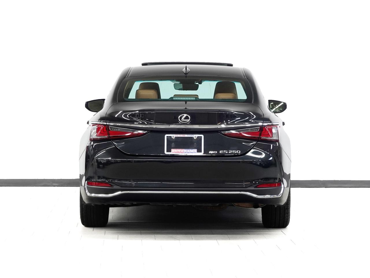 2023 Lexus ES 250 AWD | Nav | Leather | Sunroof | BSM | CarPlay