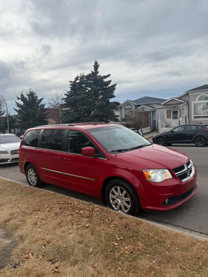 2016 Dodge Grand Caravan Crew - Photo #3