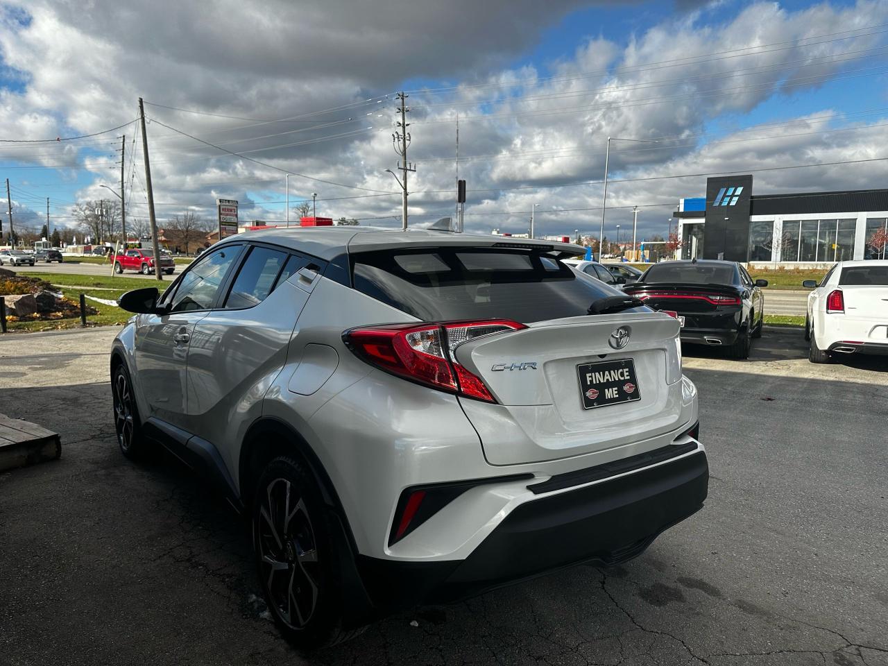2021 Toyota C-HR XLE Premium - Photo #5