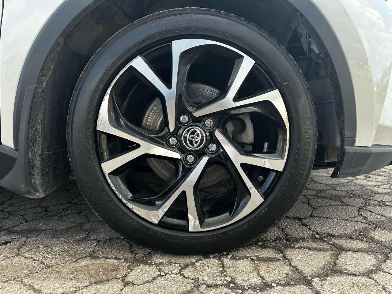 2021 Toyota C-HR XLE Premium - Photo #6