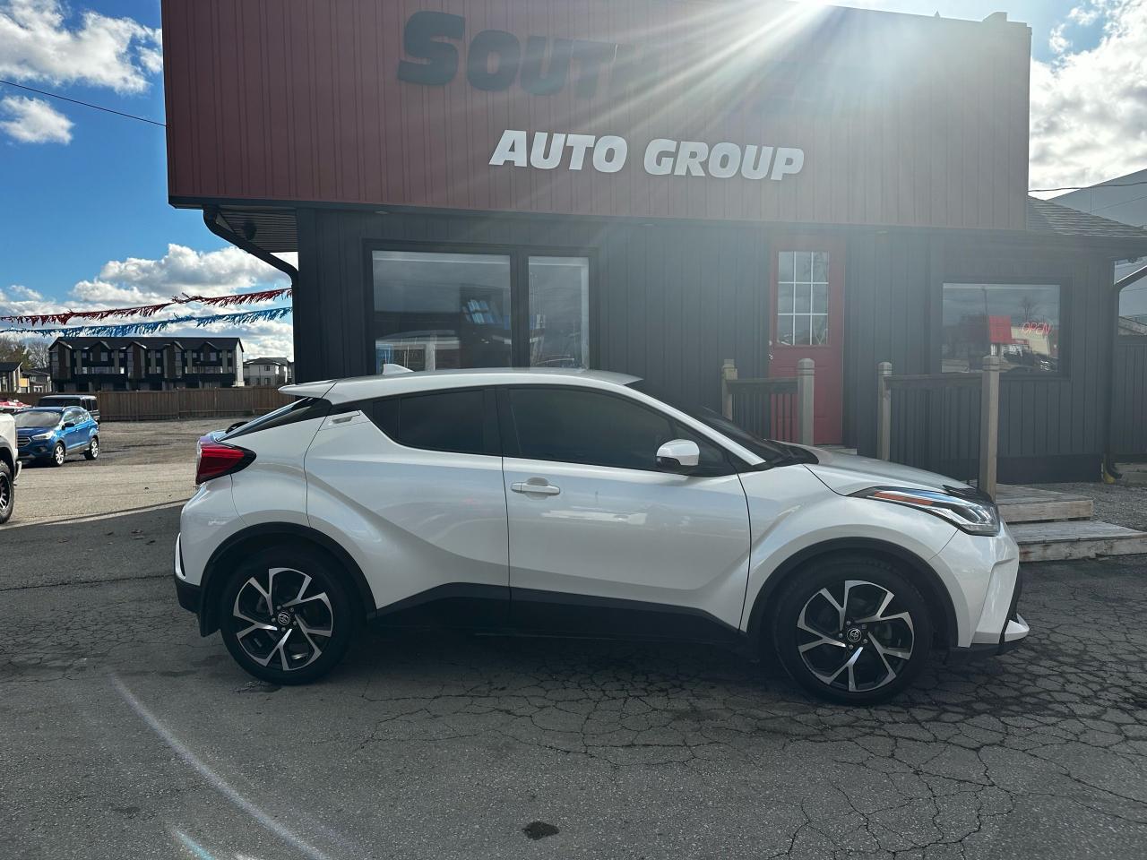 2021 Toyota C-HR XLE Premium - Photo #2