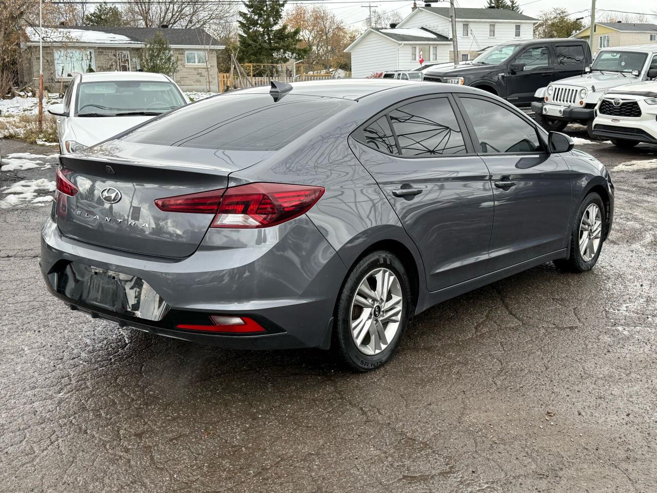 2020 Hyundai Elantra Preferred w/Sun & Safety Package - Photo #5